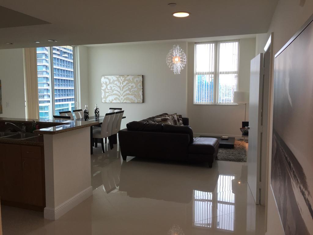 Lyx Suites At One Broadway In Brickell Miami Kültér fotó