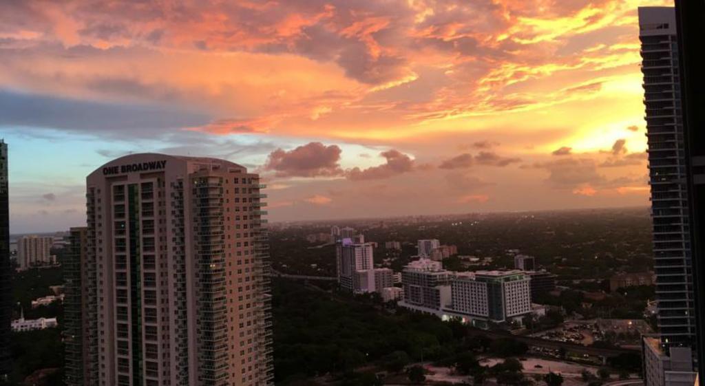 Lyx Suites At One Broadway In Brickell Miami Kültér fotó