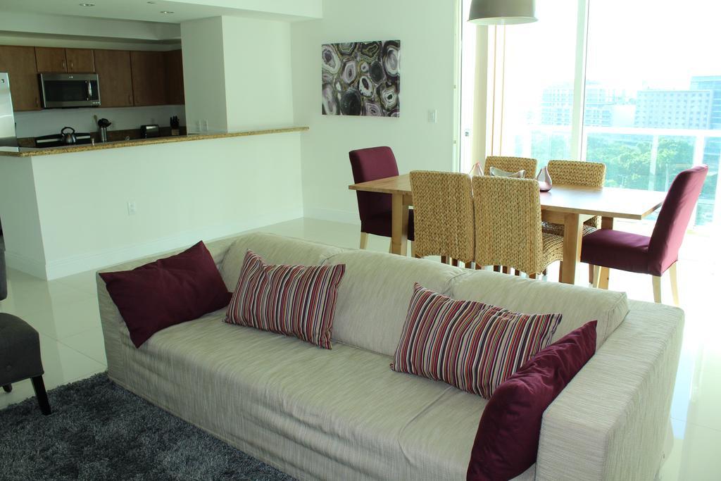 Lyx Suites At One Broadway In Brickell Miami Kültér fotó